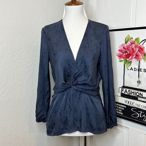 Amour Vert Blue Textured Twist Front Blouse Size XS - Picture 1 of 7